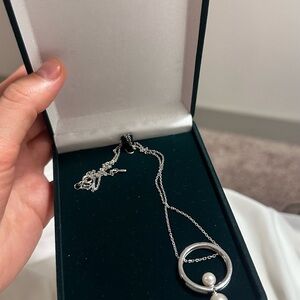 Elegant Silver Necklace with Pearl Pendant